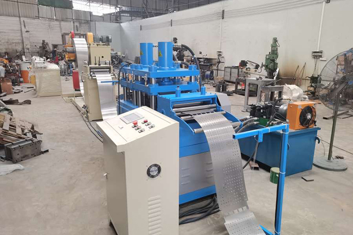 超市货架背板机整条生产(chǎn)線(xiàn)