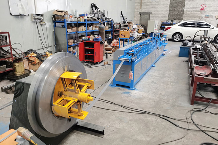 小(xiǎo)方管冷弯成型机配套放料架