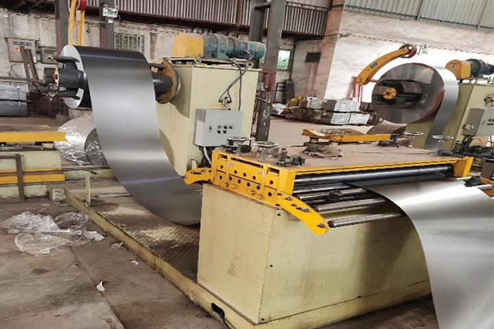 背板冷弯成型机配套放料整平一體(tǐ)机